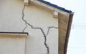 wall crack